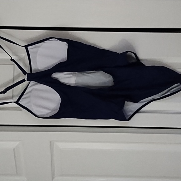 Bathing suit - Picture 2 of 2